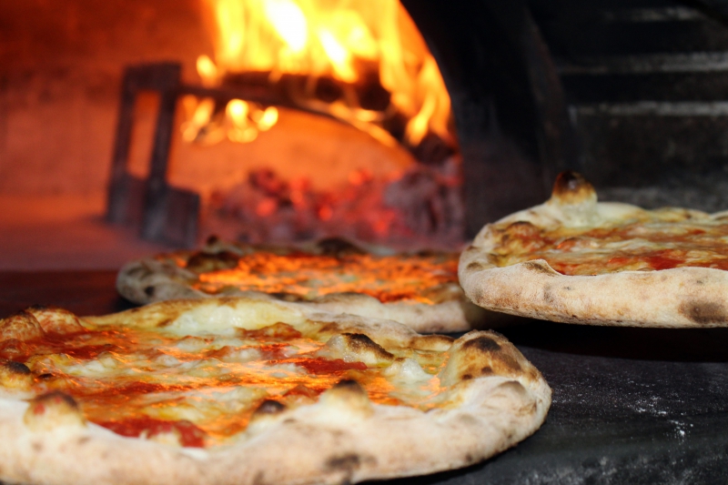 pizzeria-LA GARDE-min_pizza-2810589