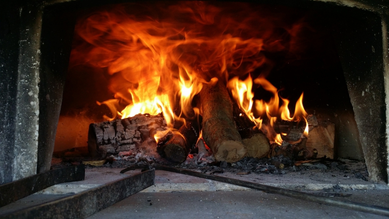 pizzeria-LA GARDE-min_wood-fired-oven-1960099